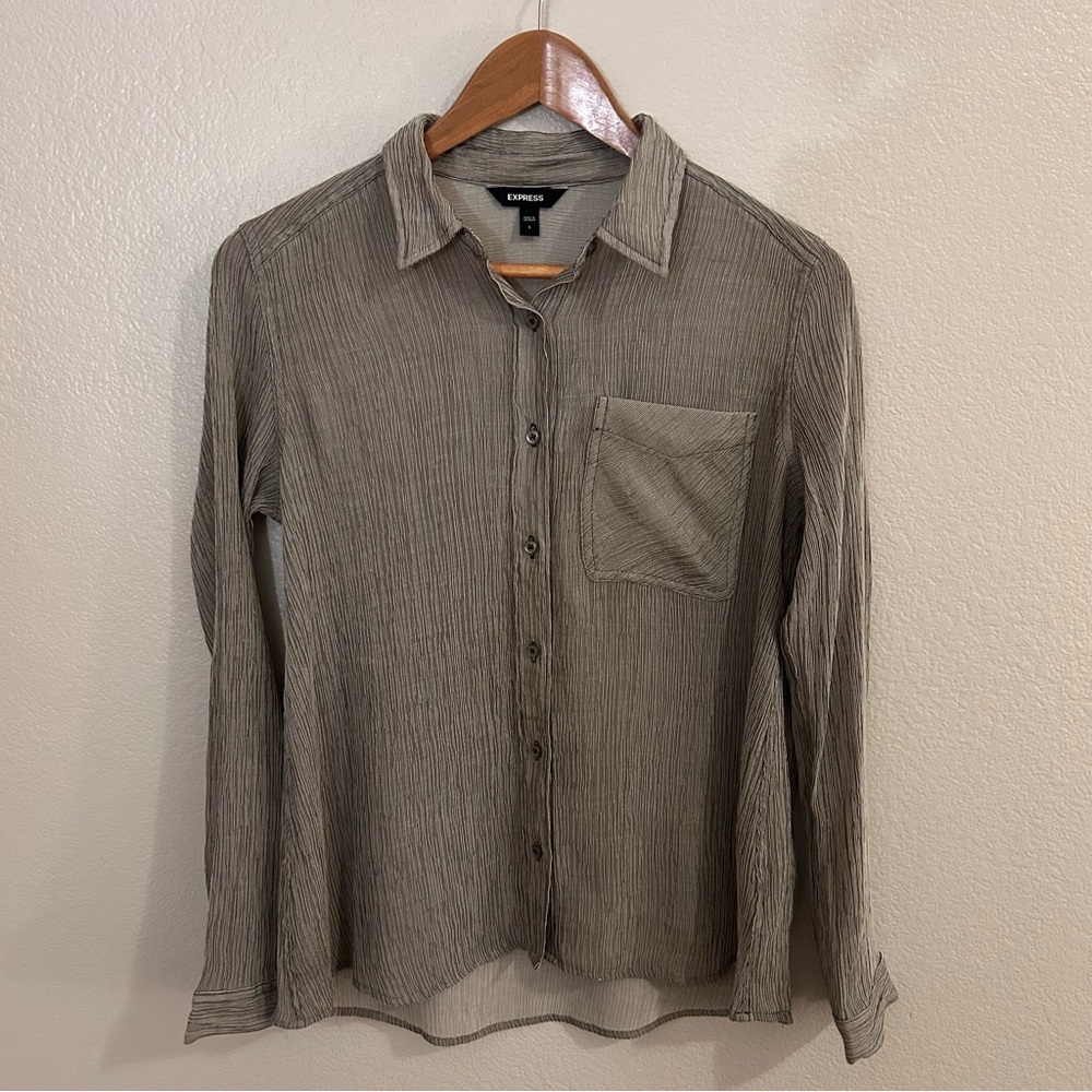 Express Gray + White Crinkle Texture Button-Up Bl… - image 2